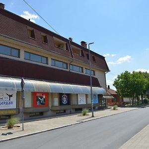 Apartmani Tomic Kladovo Exterior photo