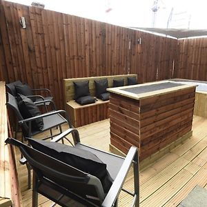 Slps 14 Hot Tub, Bar & Outdoor Terrace Apartment Manchester Exterior photo