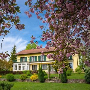 Landhaus Zu Kuerenberg Bed & Breakfast Bergham Exterior photo