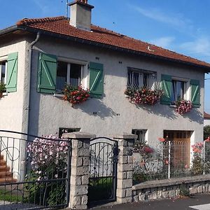 Chez Evelyne Chambre D'Hotes Chez L'Habitant Bed & Breakfast Verdun-sur-Meuse Exterior photo