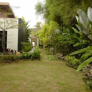 The Pines Vimala Hills Villa Bogor Exterior photo