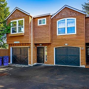 Lazy Lookout On Devils Lake Villa Lincoln City Exterior photo