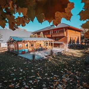 Pension Koliba Komorní Lhotka Hotel Exterior photo