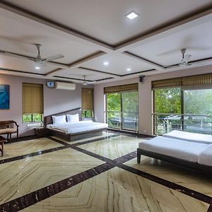 Saffronstays Aura, Alibaug - Luxury Pool Villa With A Game Room And Spacious Lawn Alibag Exterior photo