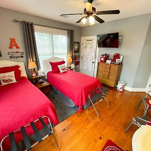 Bama Bed&Breakfast - Sweet Home Alabama Suite Tuscaloosa Exterior photo
