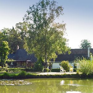 La Lune Lake Hotel Joue-en-Charnie Exterior photo