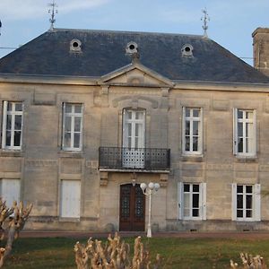 Chateau Begot Guest House Lansac  Exterior photo