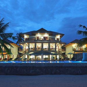 Sara Beachfront Boutique Resort Pathiu Exterior photo