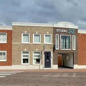 Hotel Studio Sis Steenbergen  Exterior photo