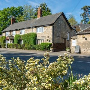 Jersey Arms Hotel Bicester Exterior photo