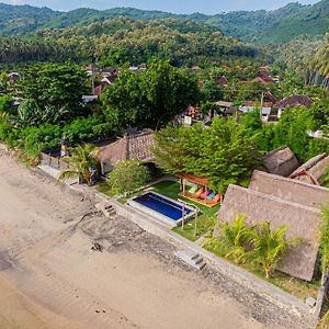 Krisna Bungalows&Restaurant Sekotong Exterior photo