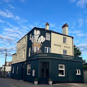 The Prince Of Wales Hotel Reigate Exterior photo