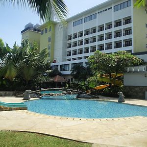 Sutanraja Hotel Manado Exterior photo