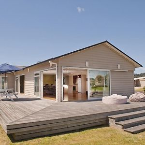 Views on Matarangi - Matarangi Holiday Home Exterior photo