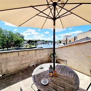 Quai 3 Loft Moderne Et Lumineux Les Pieds Dans L'Eau Apartment Jarnac Exterior photo