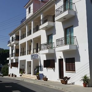 Pissouriana Hotel Apartments Exterior photo