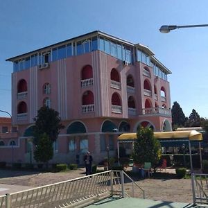 Hotel Meteor Shkoder Exterior photo