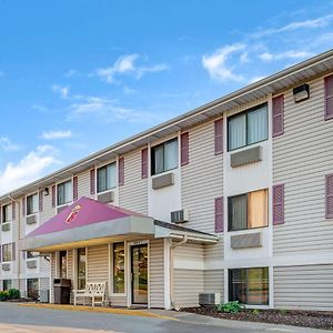 Super 8 by Wyndham Omaha I-80 West Hotel Exterior photo