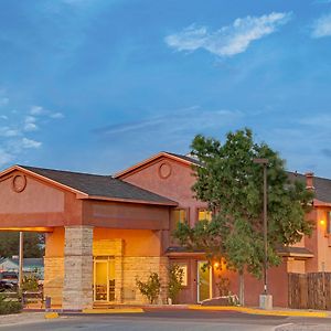 Super 8 by Wyndham Belen NM Hotel Exterior photo