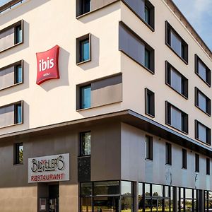 Ibis Saint Quentin En Yvelines - Velodrome Hotel Montigny-le-Bretonneux Exterior photo