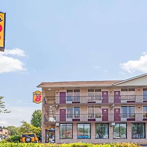 Super 8 by Wyndham Manassas Hotel Exterior photo