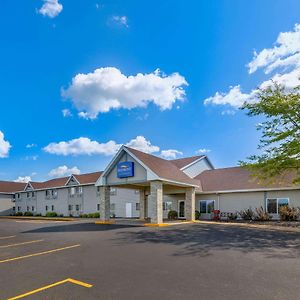 Baymont By Wyndham Baldwin Hotel Exterior photo