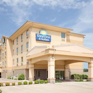 Days Inn & Suites By Wyndham Russellville Exterior photo