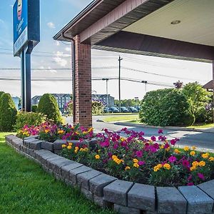 Comfort Inn Fredericton Exterior photo