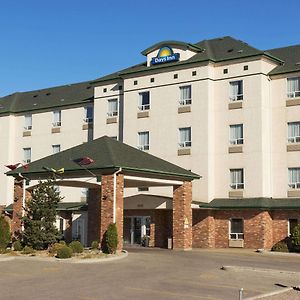 Days Inn By Wyndham Saskatoon Exterior photo