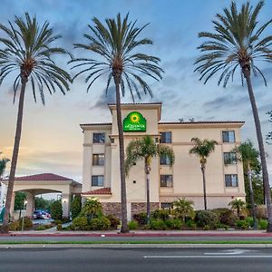 La Quinta By Wyndham Ne Long Beach/Cypress Hotel Hawaiian Gardens Exterior photo