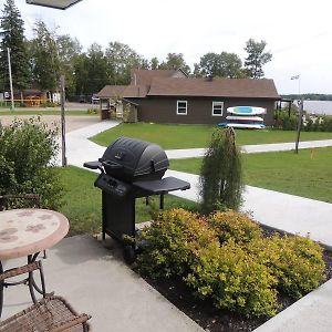 Les Chalets Baie Cascouia Hotel Larouche Exterior photo