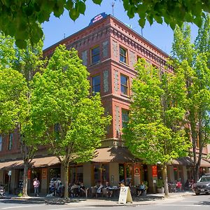 Mcmenamins Hotel Oregon McMinnville Exterior photo