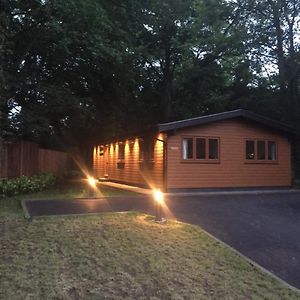 Shellow Lane Lodges Congleton Exterior photo