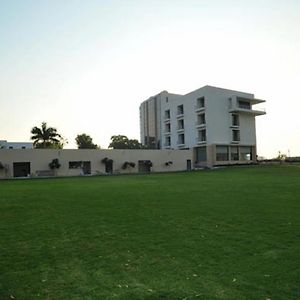 Krsna Lila By The Blues Hotel Sanand Exterior photo