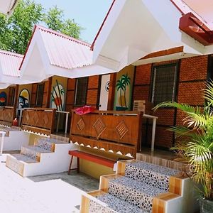 Sandstorm Lodge And Cafe Puerto Galera Exterior photo
