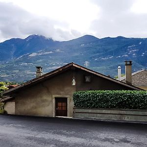 Fully, Valais Chalet Accueillant Avec Cheminee Villa Exterior photo