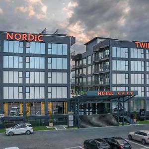 Hotel Nordic Twins Radauţi Exterior photo