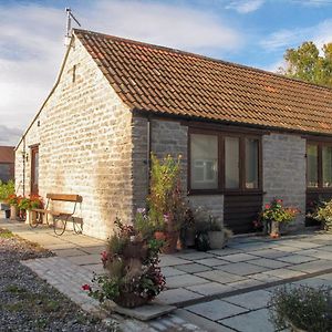 Cedar Barn Villa Alford  Exterior photo