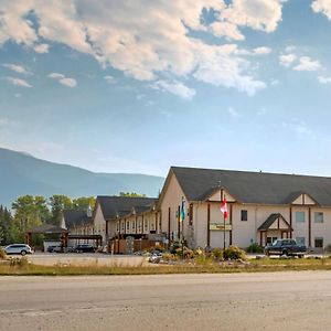 Best Western Plus Valemount Inn & Suites Exterior photo