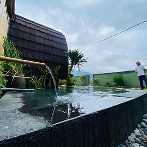 Tegal Bamboo Cottages & Private Hot Spring Baturaja  Exterior photo