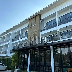 Mosstel Hotel Phitsanulok Exterior photo