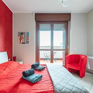 La Casa Di Claudio - By Host4U Apartment Melegnano Exterior photo