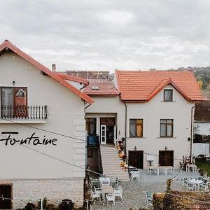 La Fontaine Hotel Hunedoara Exterior photo