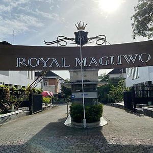 Royal Stay@Yogyakarta Kalasan Exterior photo
