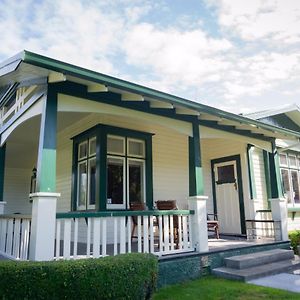 Gumnut House. Bed & Breakfast Whanganui Exterior photo