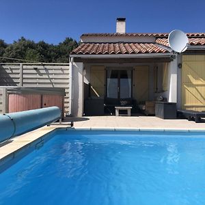 Villa With Heated Pool And Hot Tub Velieux Exterior photo