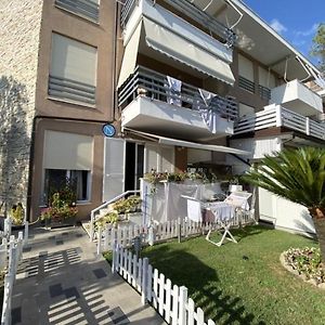 Apartamenti Singolo Kompleksi Lura 3 Villa Durres Exterior photo