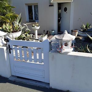 Chambre Lit Double Dans Pavillon , Chez Lilyanne Apartment Tonnay-Charente Exterior photo