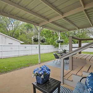 Charming Lake Dallas Home With Furnished Patio! Exterior photo