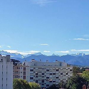 Bienvenue Au Caton Apartment Tarbes Exterior photo